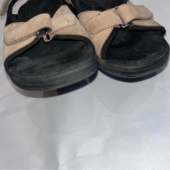 Clark’s Springers women’s tan comfort open toe strappy walking sandals shoes. 8 - Picture 6 of 9